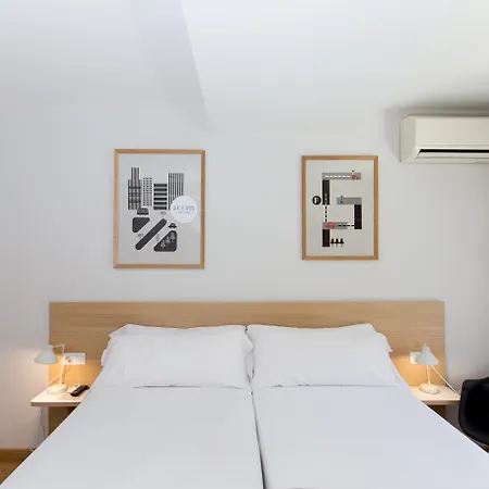 Ciencias Guest house 3*