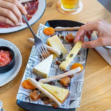 Guest house Ciencias 4*