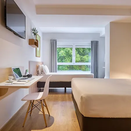 Ciencias Guest house 4*