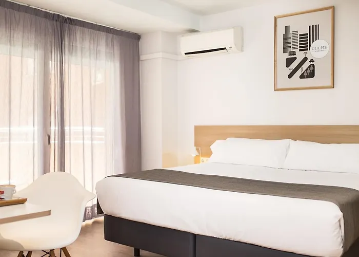 Guest house Ciencias 4*